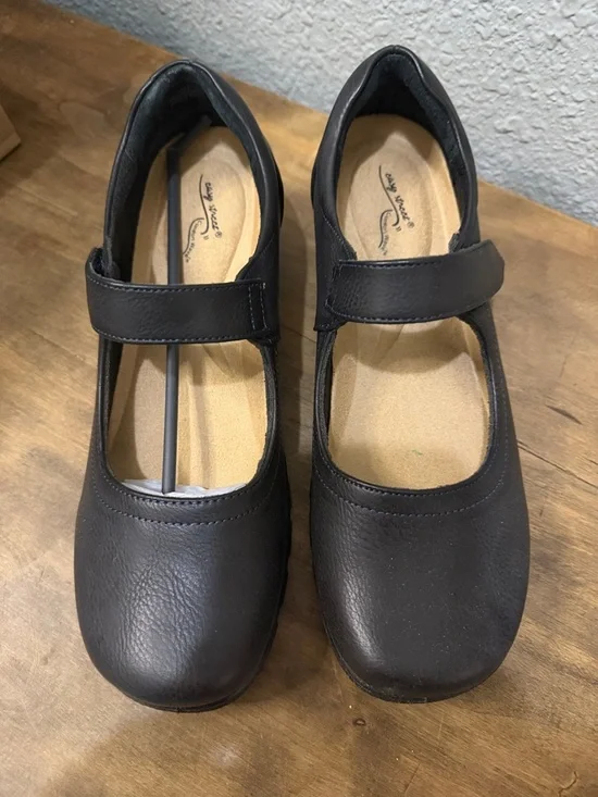 Easy Street Women’s Navy Mary Jane Comfort Shoes - size 8 - Picture 4 of 7